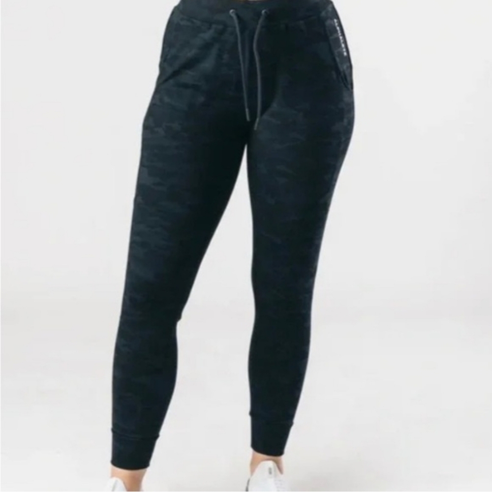 Alphalete Women's Premium‎ Black Camo Jogger Workout Pants Small